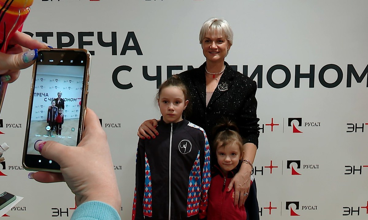 Олимпийская чемпионка Светлана Хоркина пообщалась с юными спортсменами  Братска - Братская студия телевидения