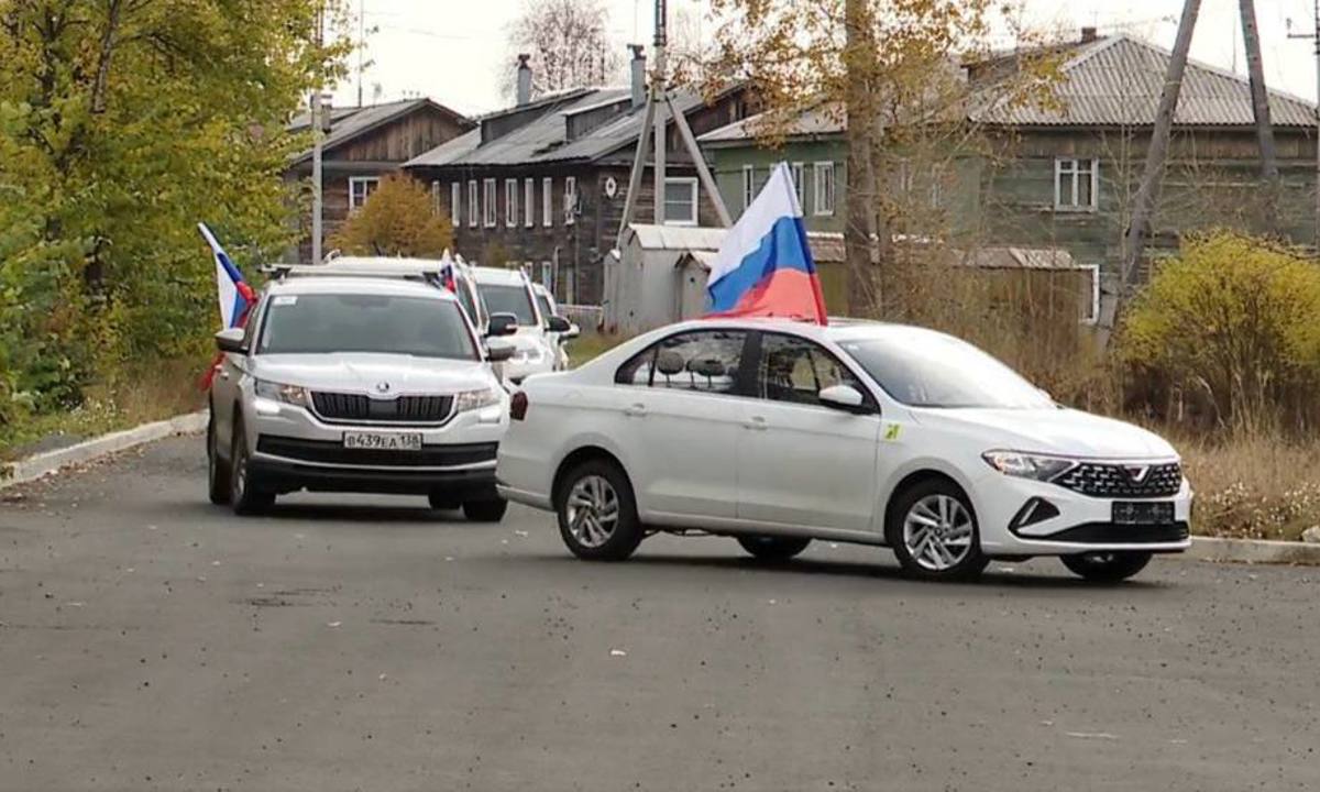 Автопробег в честь дня рождения президента прошёл в Братске - Братская  студия телевидения