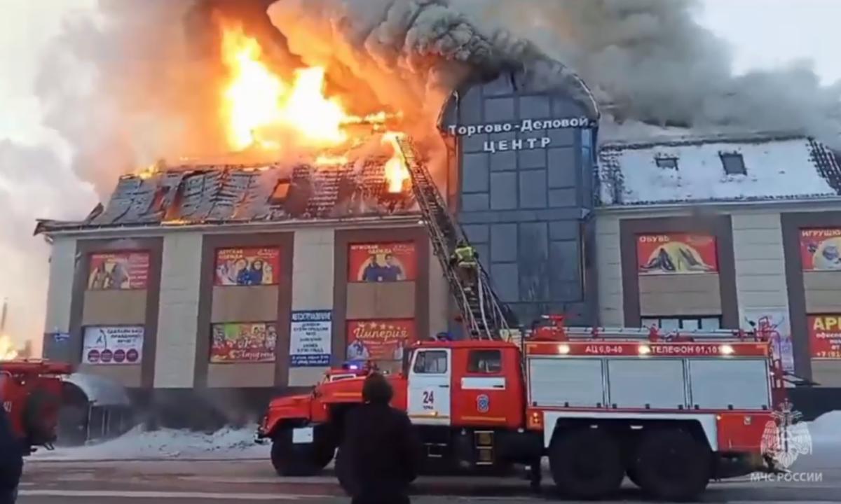 В торгово-деловом центре в посёлке Чунском произошёл пожар - Братская  студия телевидения