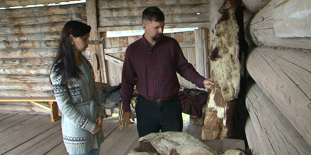 Участники этнографической экспедиции привезли в Братск из Красноярского края редкую старинную одежду